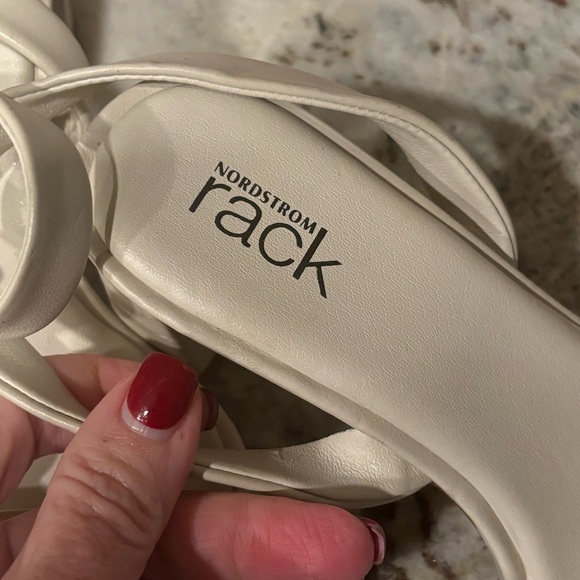 Nordstrom Rack Faux Leather Bisque Landry Sandal Size 4.5. - Picture 3 of 7